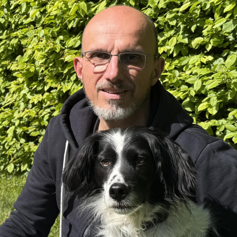 Dirk Emmrich mit seinem Hund